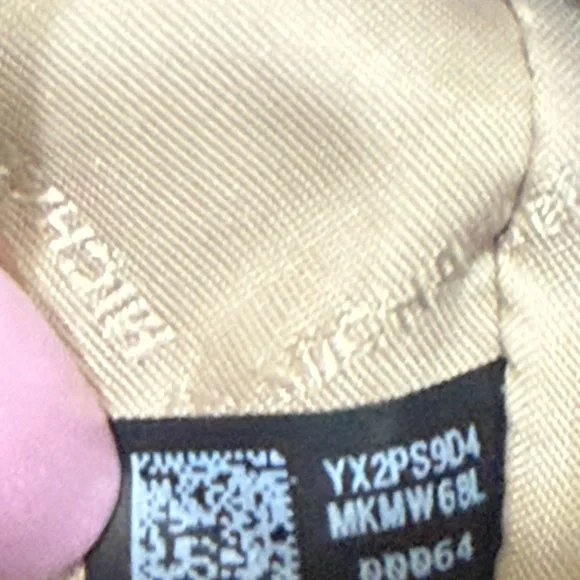 Sale‼️Michael Kors Saffiano Leather Shoulder Bag with Wallet Set -Preowned - Picture 10 of 14